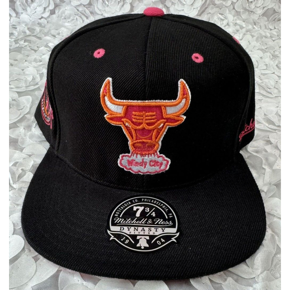 Mitchell & Ness Chicago Bulls Men's Hat HWC NBA Florida Sunset Black 7 3/4 - Picture 2 of 8